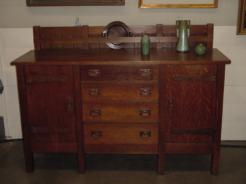 Voorhees Craftsman Mission Oak Furniture - Gustav Stickley Vintage Voorhees Craftsman Mission Oak Furniture - Gustav Stickley vintage eight leg sideboard - Voorhees Craftsman Mission Oak Furniture - Gustav Stickley Vintage