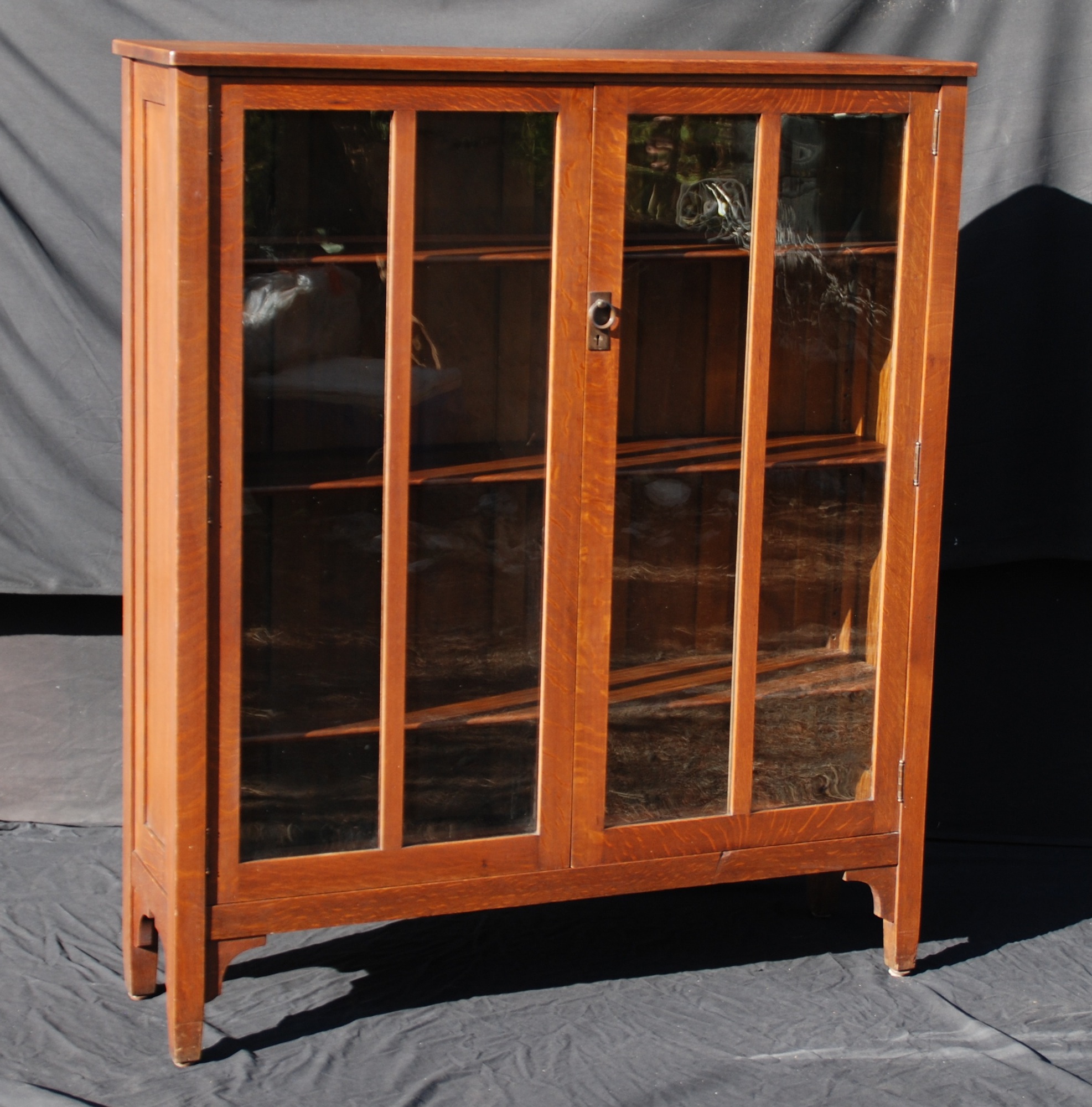 Creatice Stickley Bookcase for Large Space